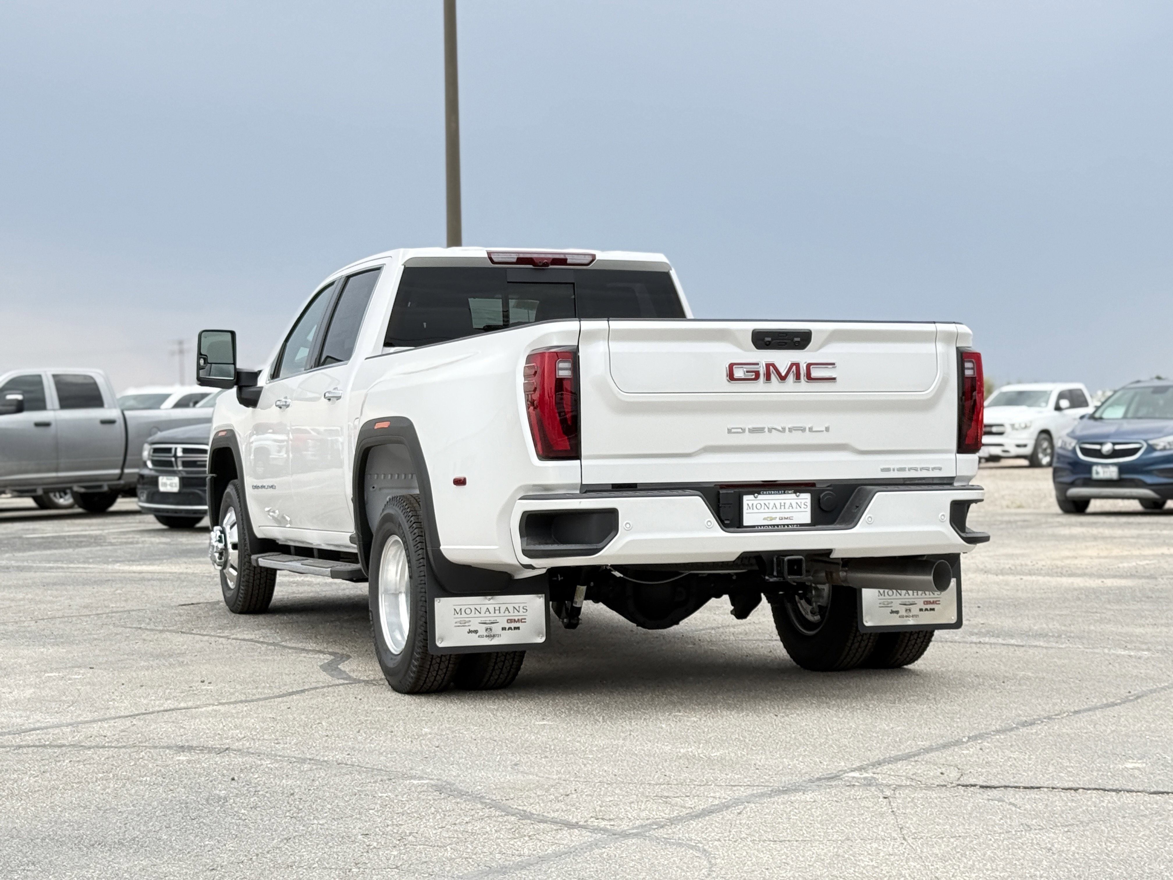 New 2025 GMC Sierra 3500 Denali w/ Technology Package image 7