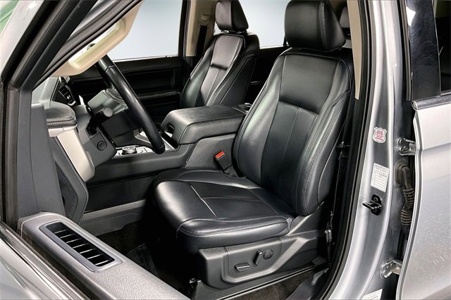 Used 2023 Ford Expedition Max XLT image 21