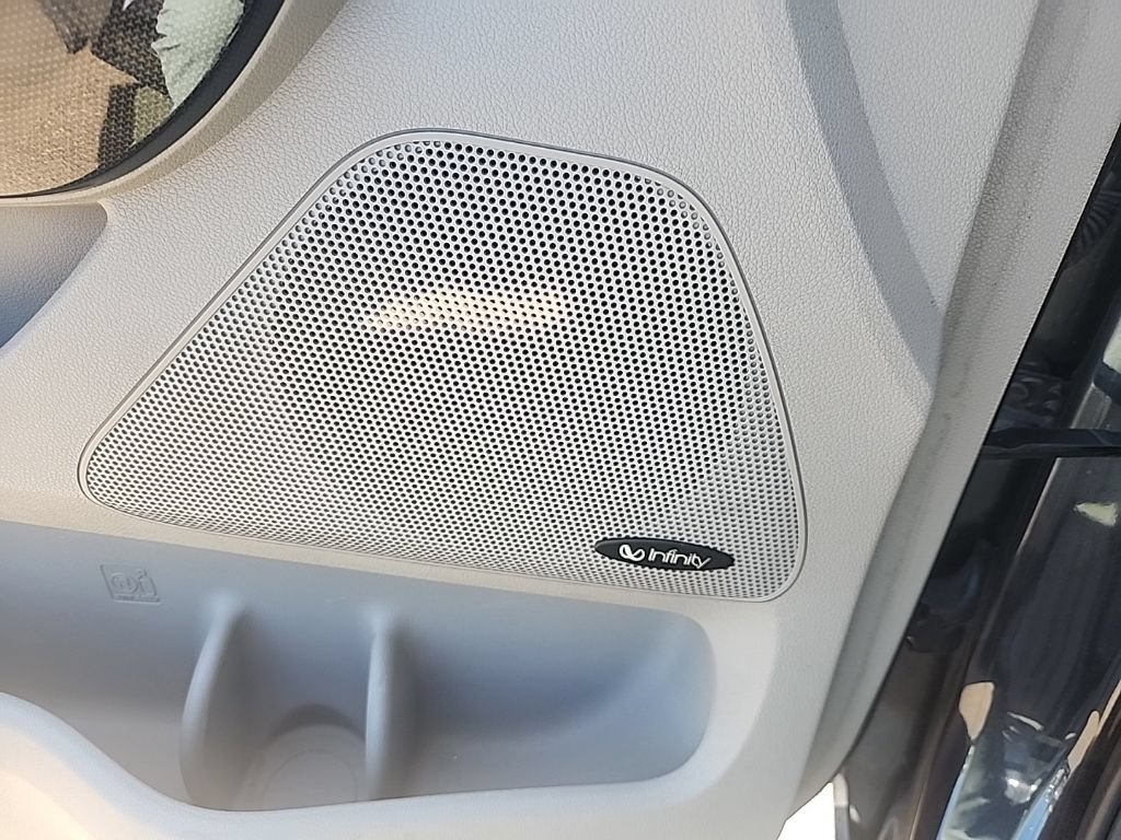 Used 2016 Kia Sedona SX FWD image 26
