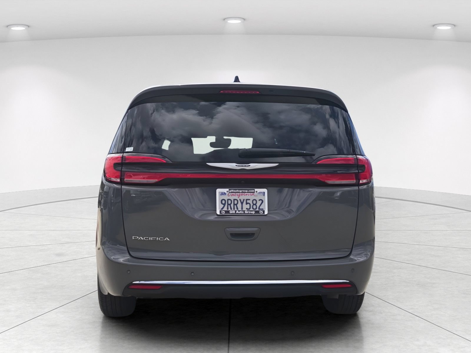 Used 2025 Chrysler Pacifica Select FWD image 5