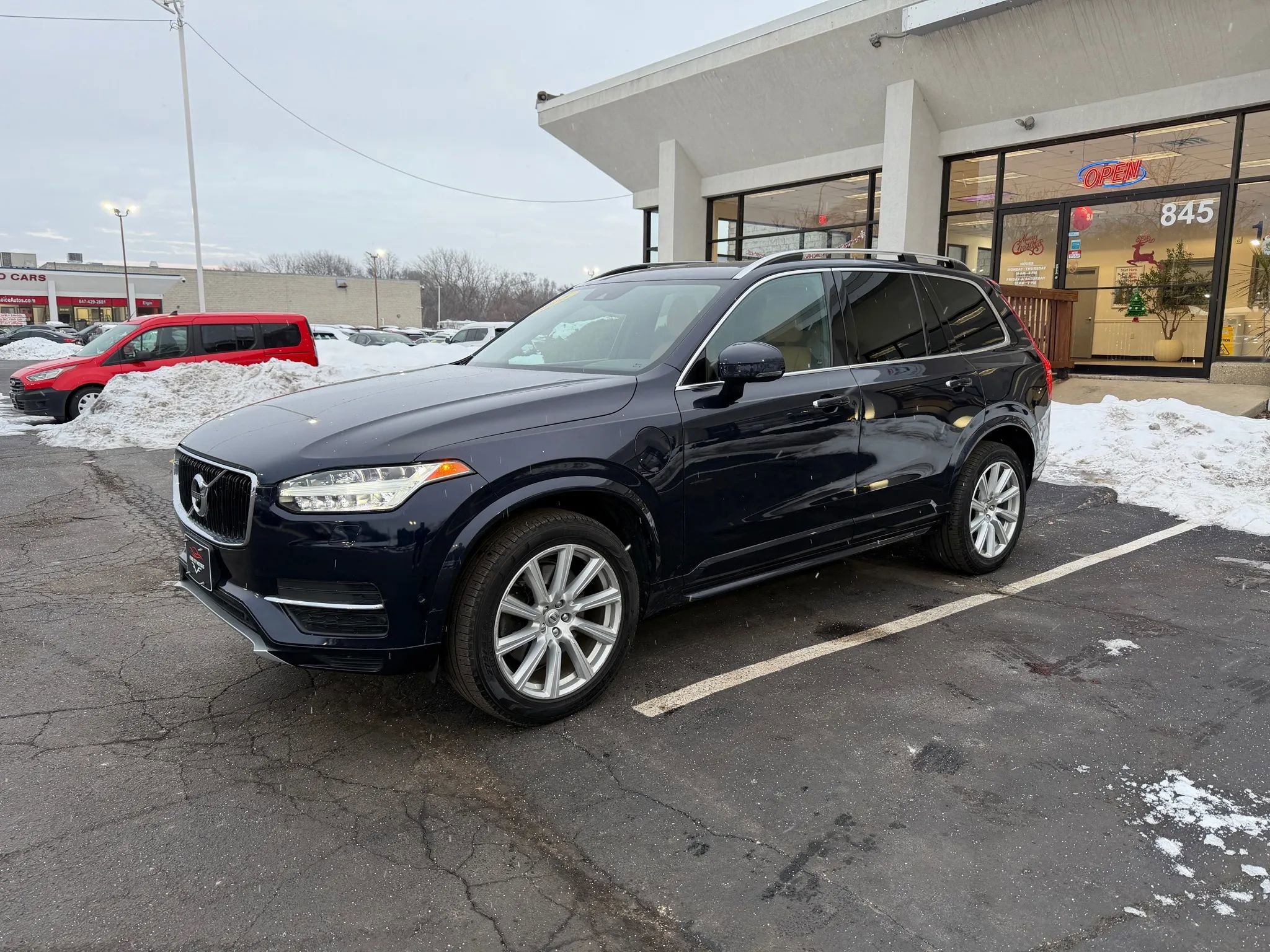 Used 2016 Volvo XC90 T8 Momentum w/ Vision Package image 3