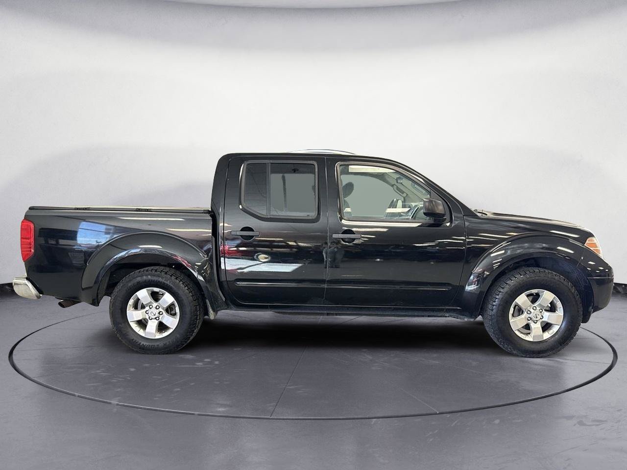 Used 2013 Nissan Frontier SV RWD image 9