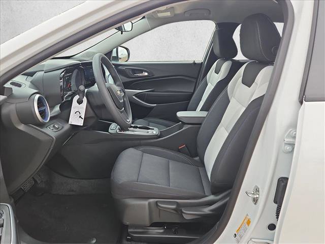 New 2026 Chevrolet Trax LS w/ LS Convenience Package FWD image 4