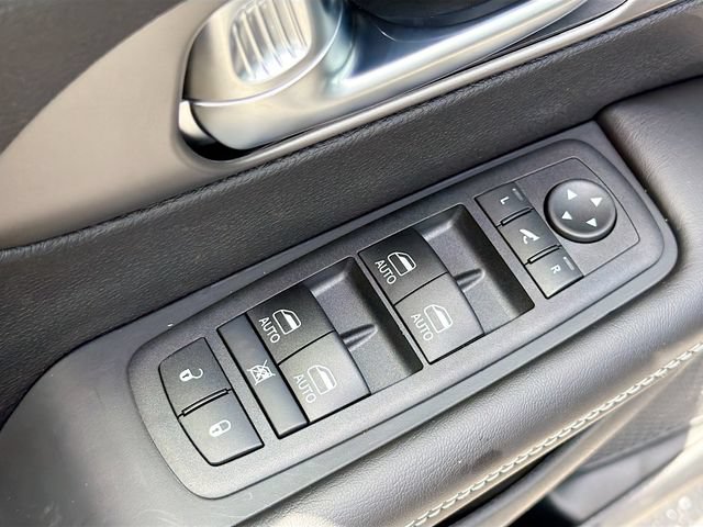 New 2027 Chrysler Pacifica Limited FWD image 17