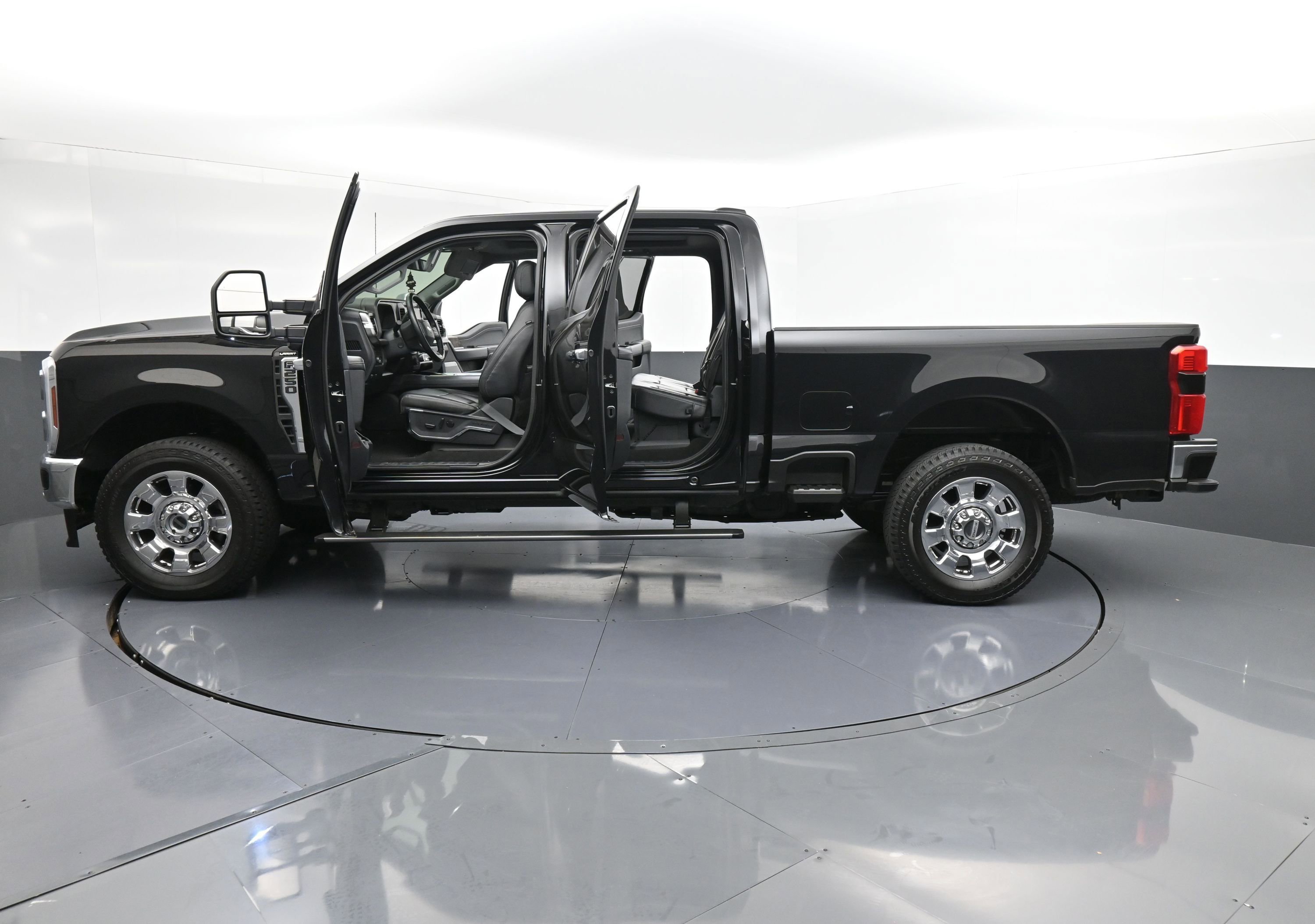 Used 2024 Ford F250 Lariat w/ Lariat Ultimate Package image 37