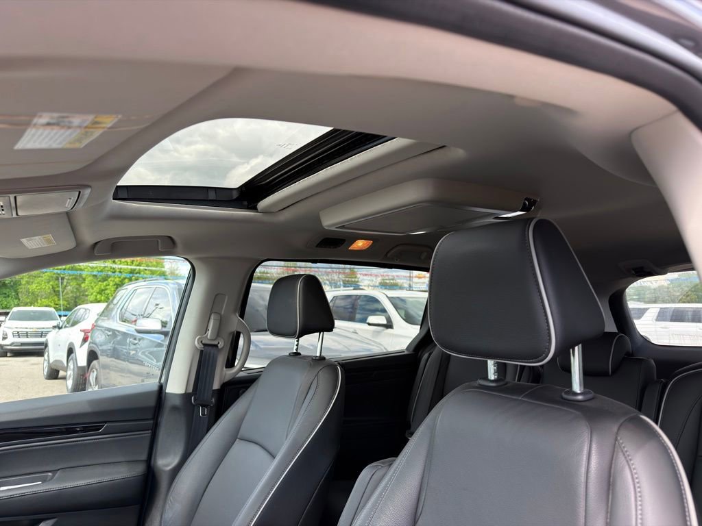 Used 2025 Honda Odyssey Touring image 3