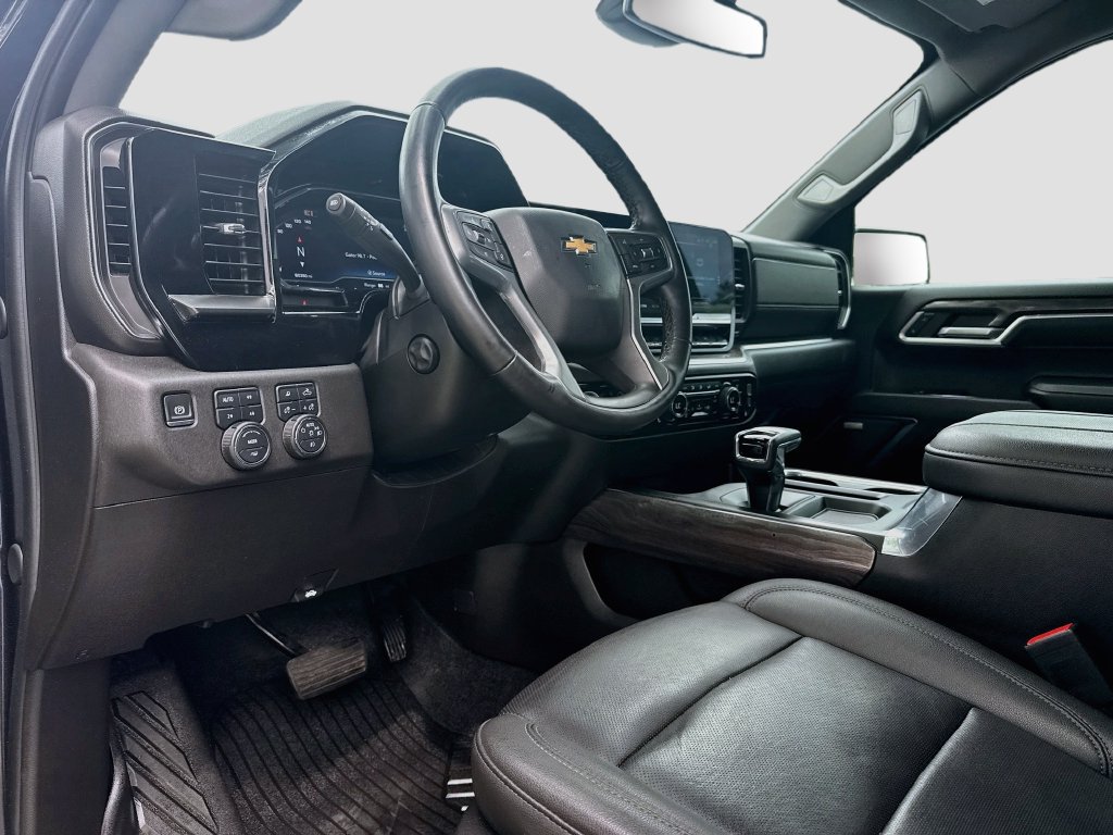 Used 2024 Chevrolet Silverado 1500 LTZ AWD/4WD image 10