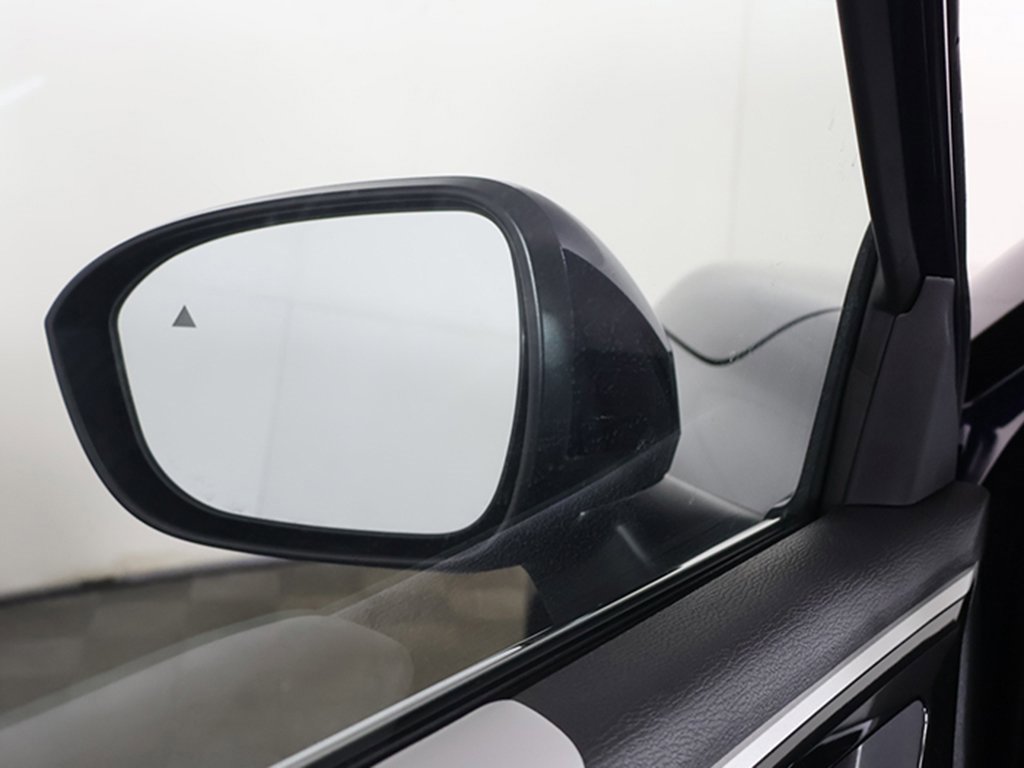 New 2025 Mitsubishi Outlander SE image 40