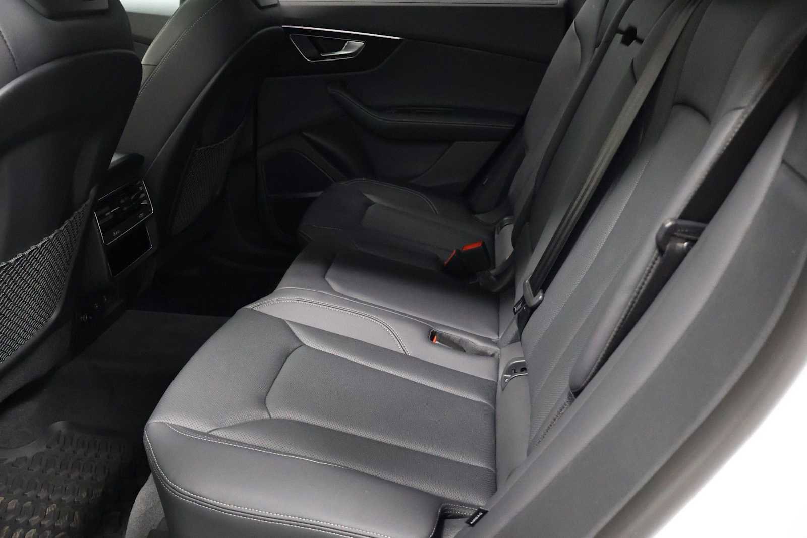 Certified 2025 Audi Q8 Premium Plus w/ Premium Plus Package AWD/4WD image 34