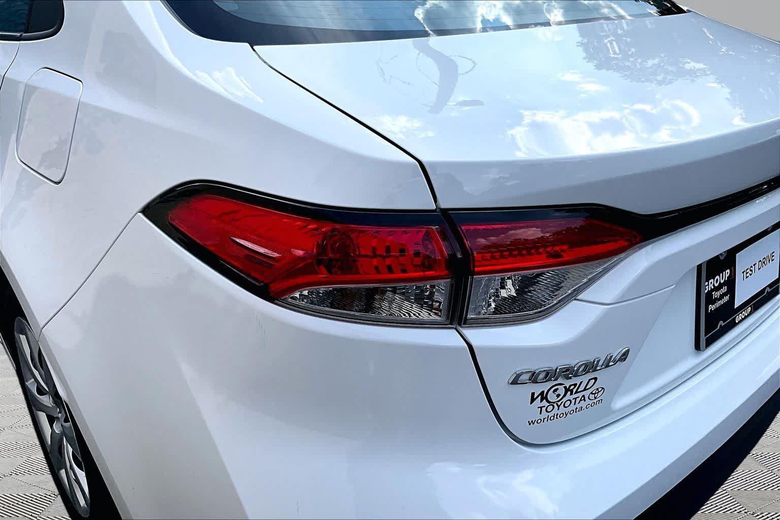 Used 2025 Toyota Corolla LE FWD image 29