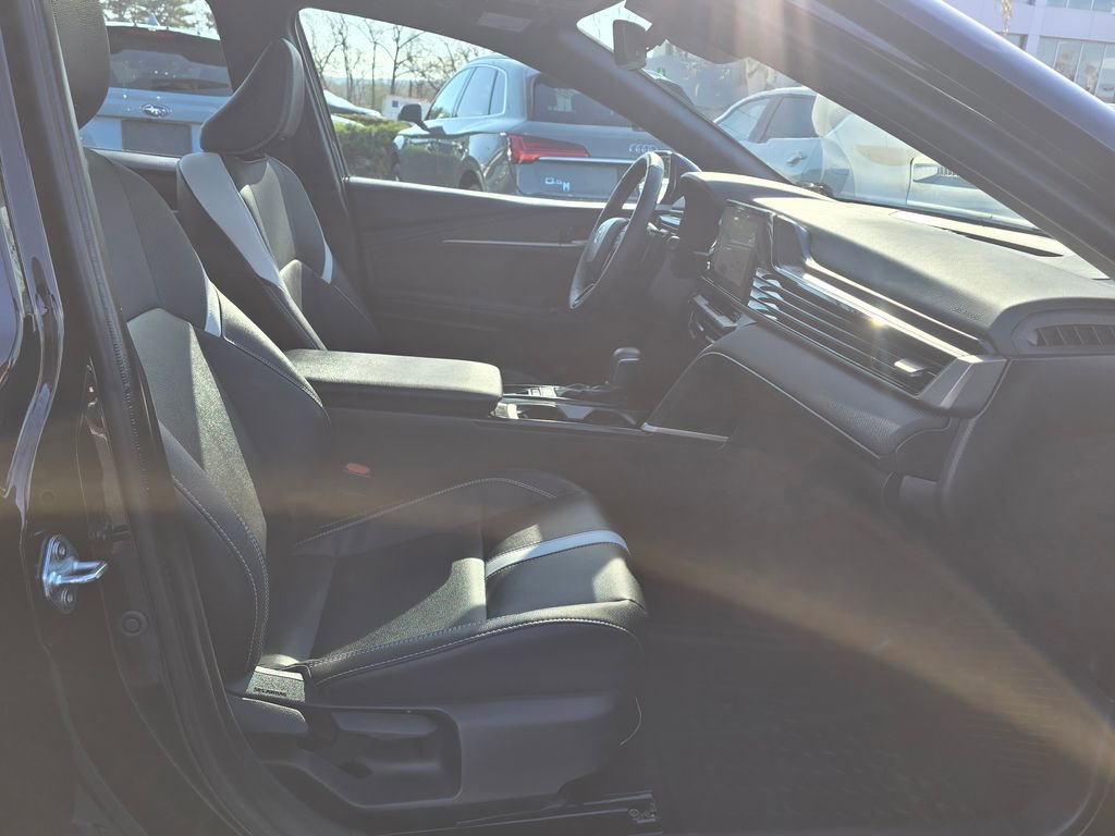 Used 2026 Toyota Camry Hybrid w/ Convenience Package FWD image 11