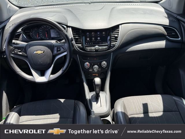 Used 2022 Chevrolet Trax LT w/ LT Convenience Package FWD image 11