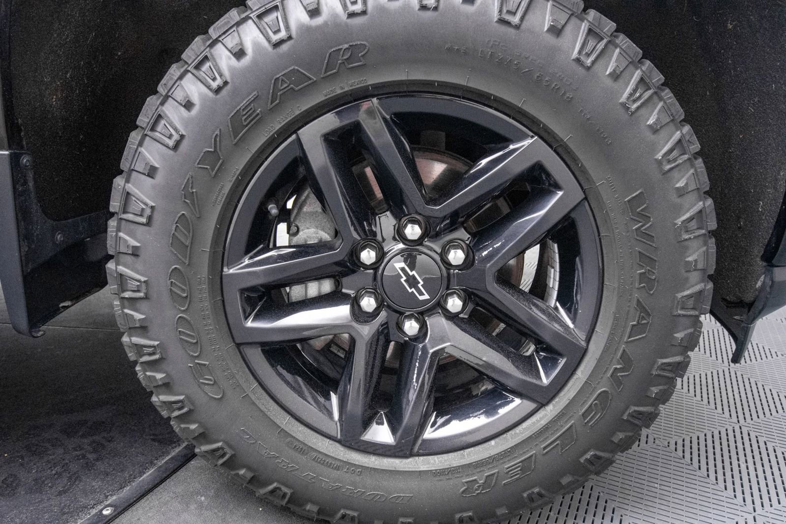 Used 2020 Chevrolet Silverado 1500 LT Trail Boss image 25