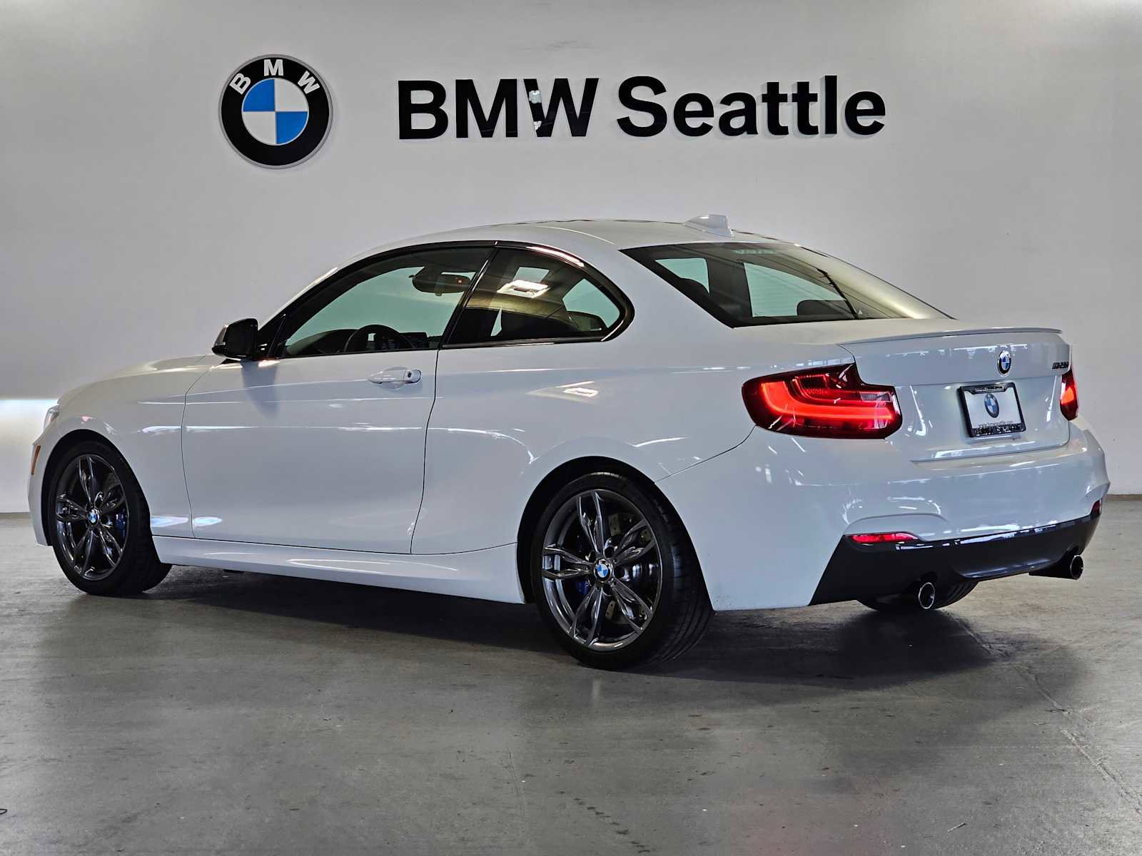 Used 2015 BMW M235i Coupe image 4
