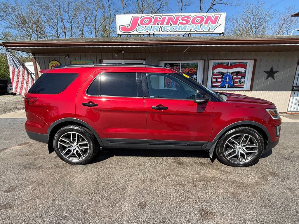 Used 2017 Ford Explorer Sport w/ Equipment Group 401A AWD/4WD image 2