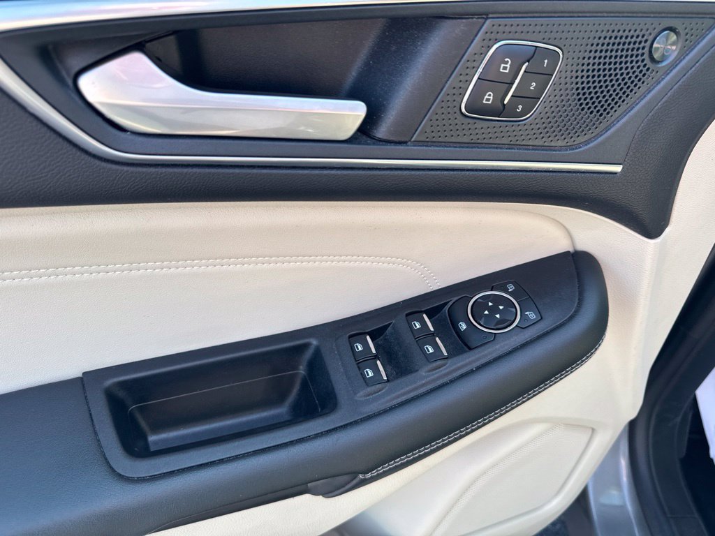 Used 2024 Ford Edge Titanium AWD/4WD image 17