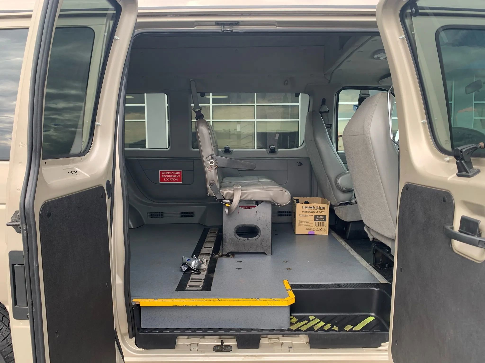 Used 2007 Ford E-350 and Econoline 350 XL image 27