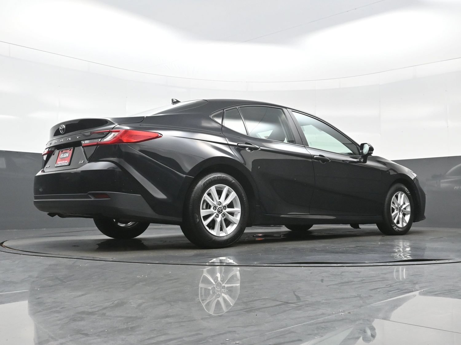 Used 2025 Toyota Camry LE FWD image 32