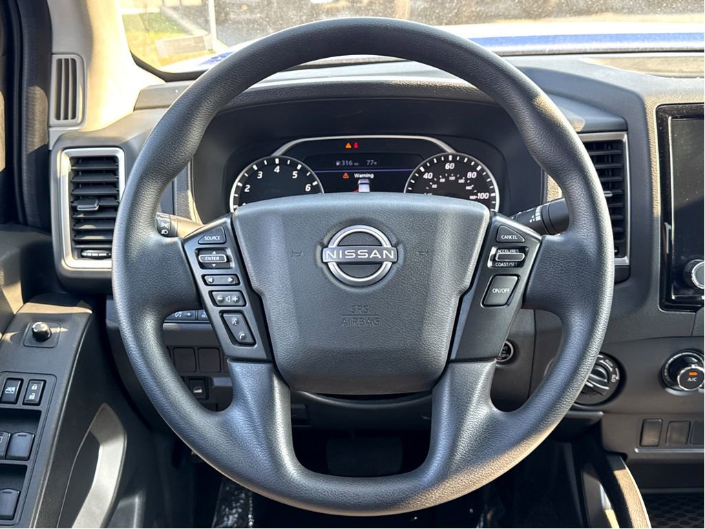 Used 2024 Nissan Frontier SV image 14