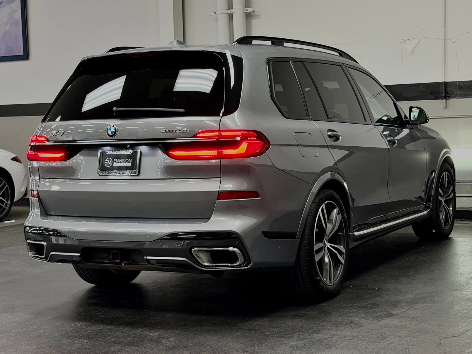 Used 2023 BMW X7 xDrive40i w/ M Sport Package AWD/4WD image 12