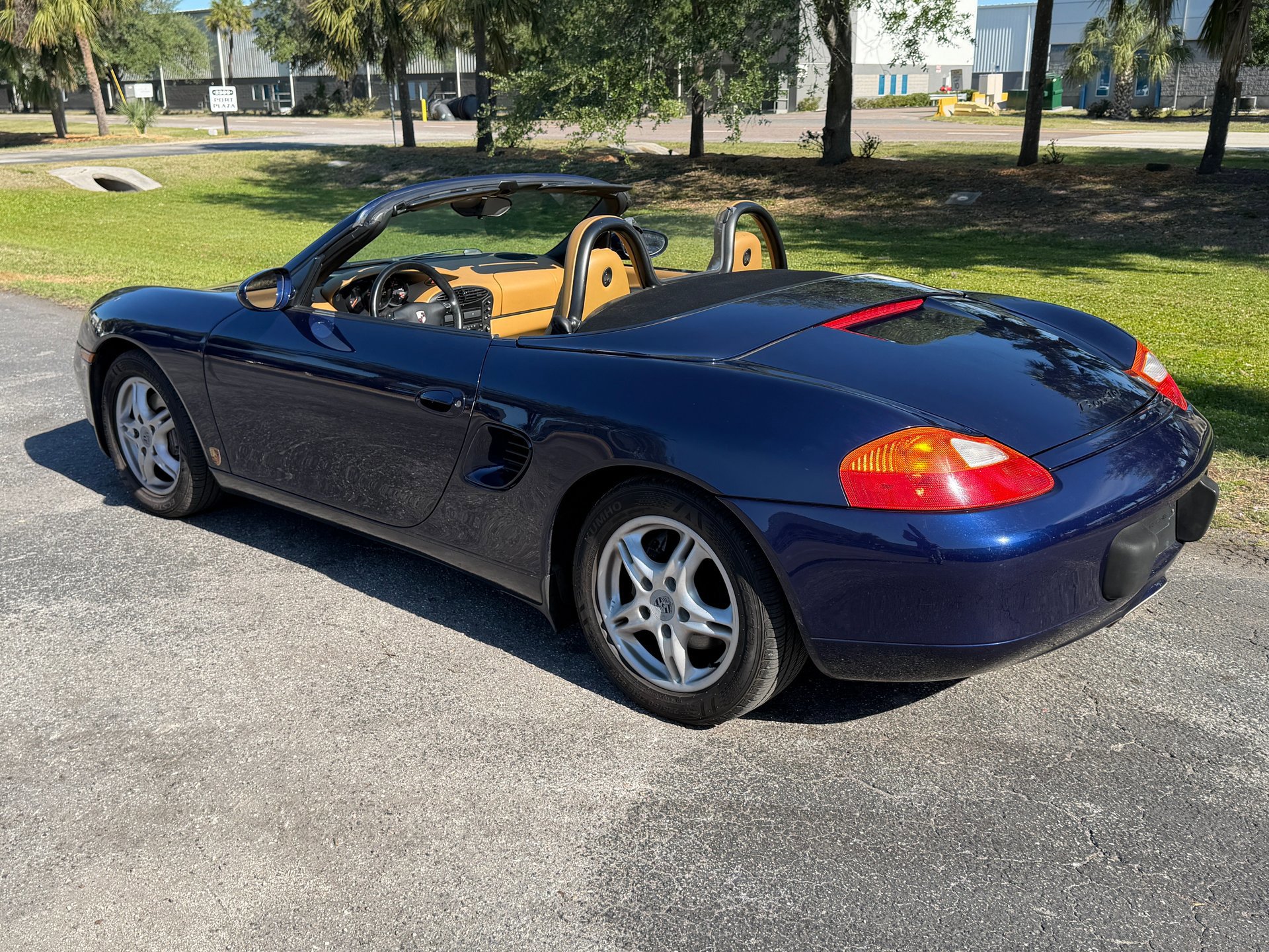 Used 2002 Porsche Boxster RWD image 4
