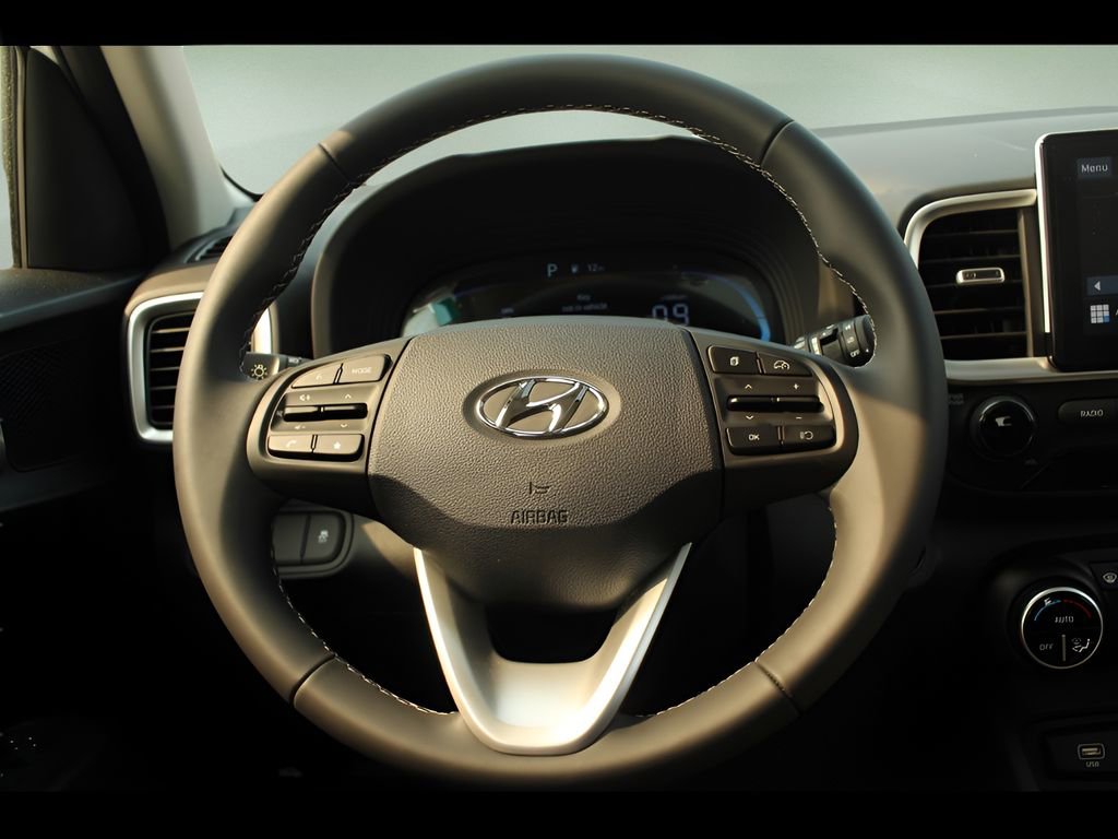 New 2025 Hyundai Venue SEL image 24