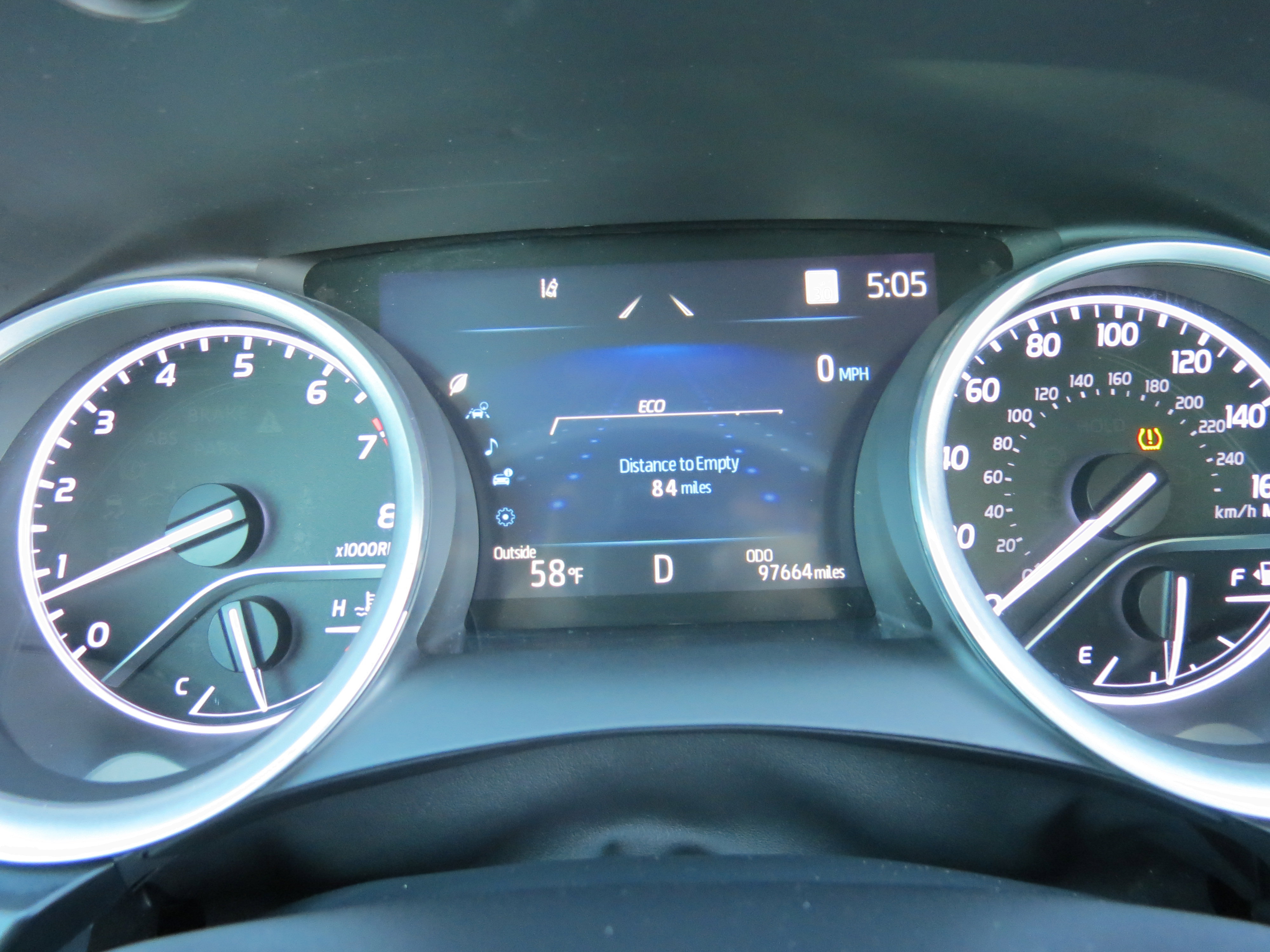 Used 2022 Toyota Camry XLE image 9