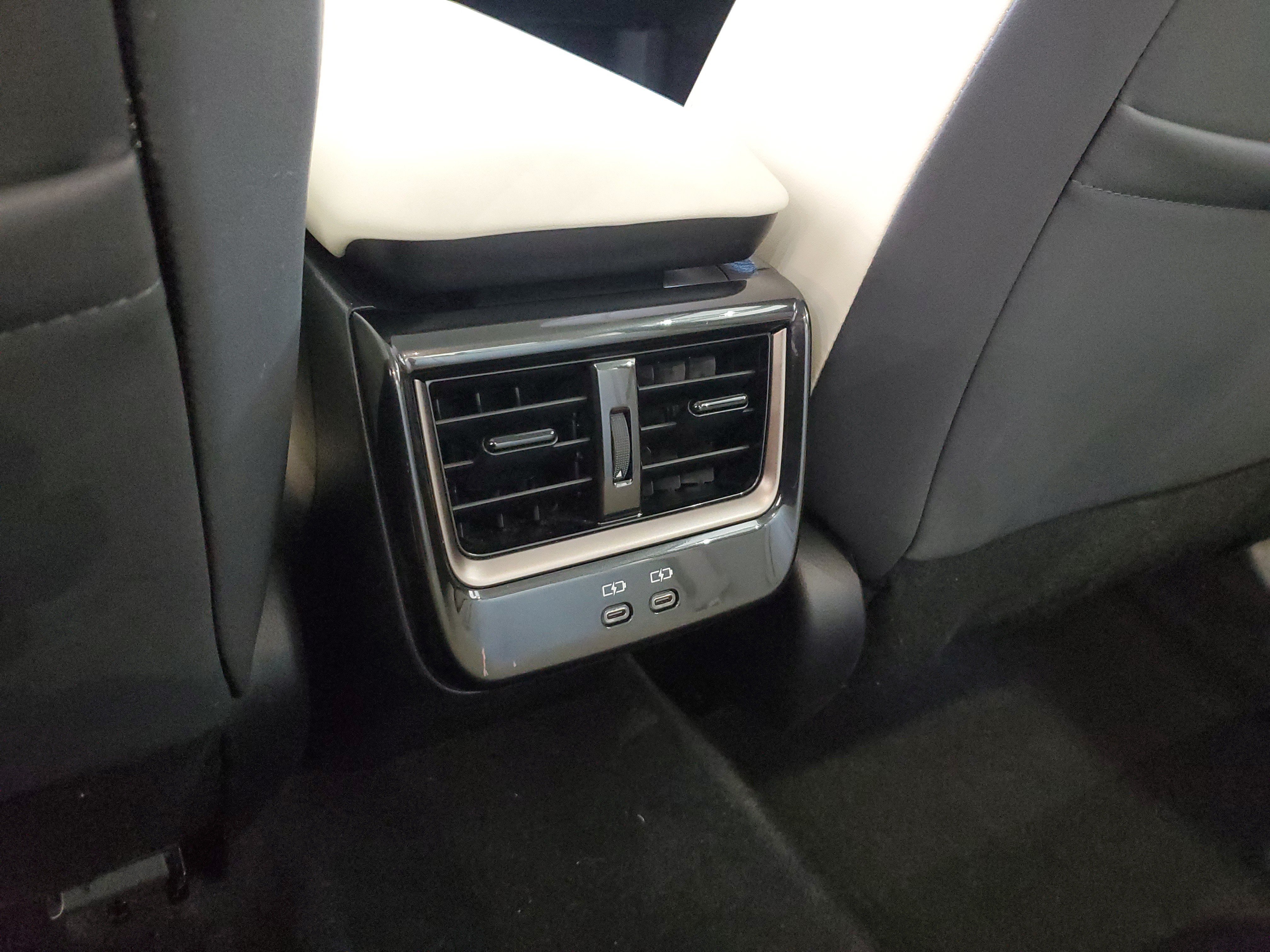 Certified 2024 Toyota Crown AWD/4WD image 13