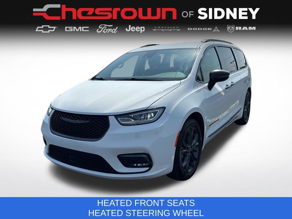 Used 2024 Chrysler Pacifica Touring-L w/ Road Tripper Package