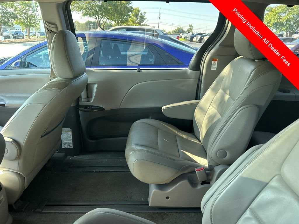 Used 2015 Toyota Sienna XLE w/ XLE Navigation Package AWD/4WD image 11