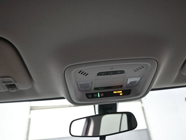 Used 2019 Chevrolet Traverse LT image 12