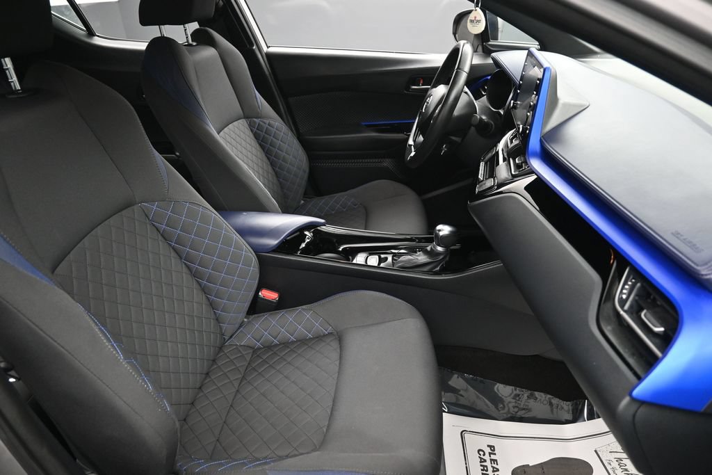 Used 2020 Toyota C-HR XLE FWD image 36