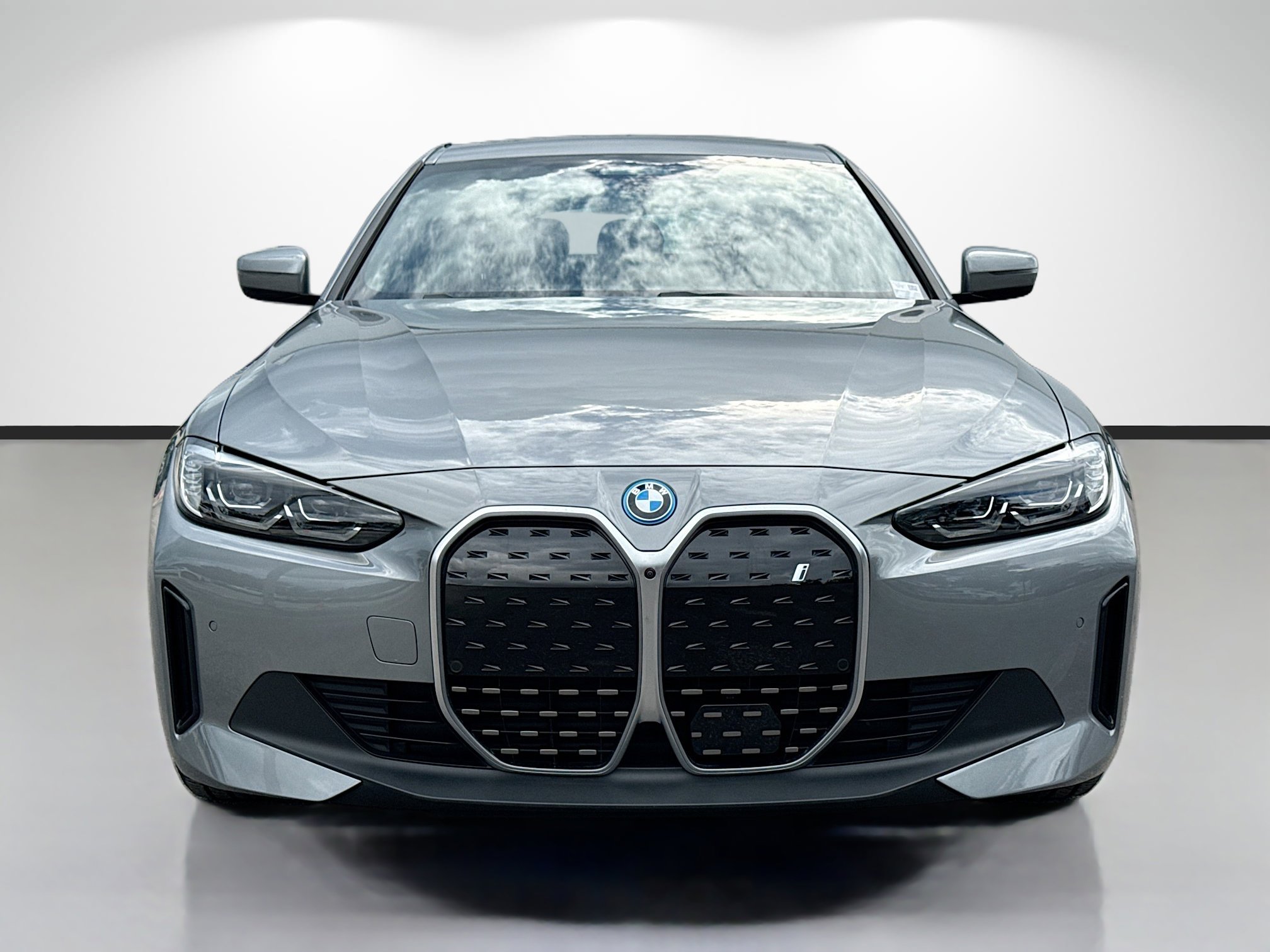 Used 2024 BMW i4 eDrive35 w/ Premium Package RWD image 8