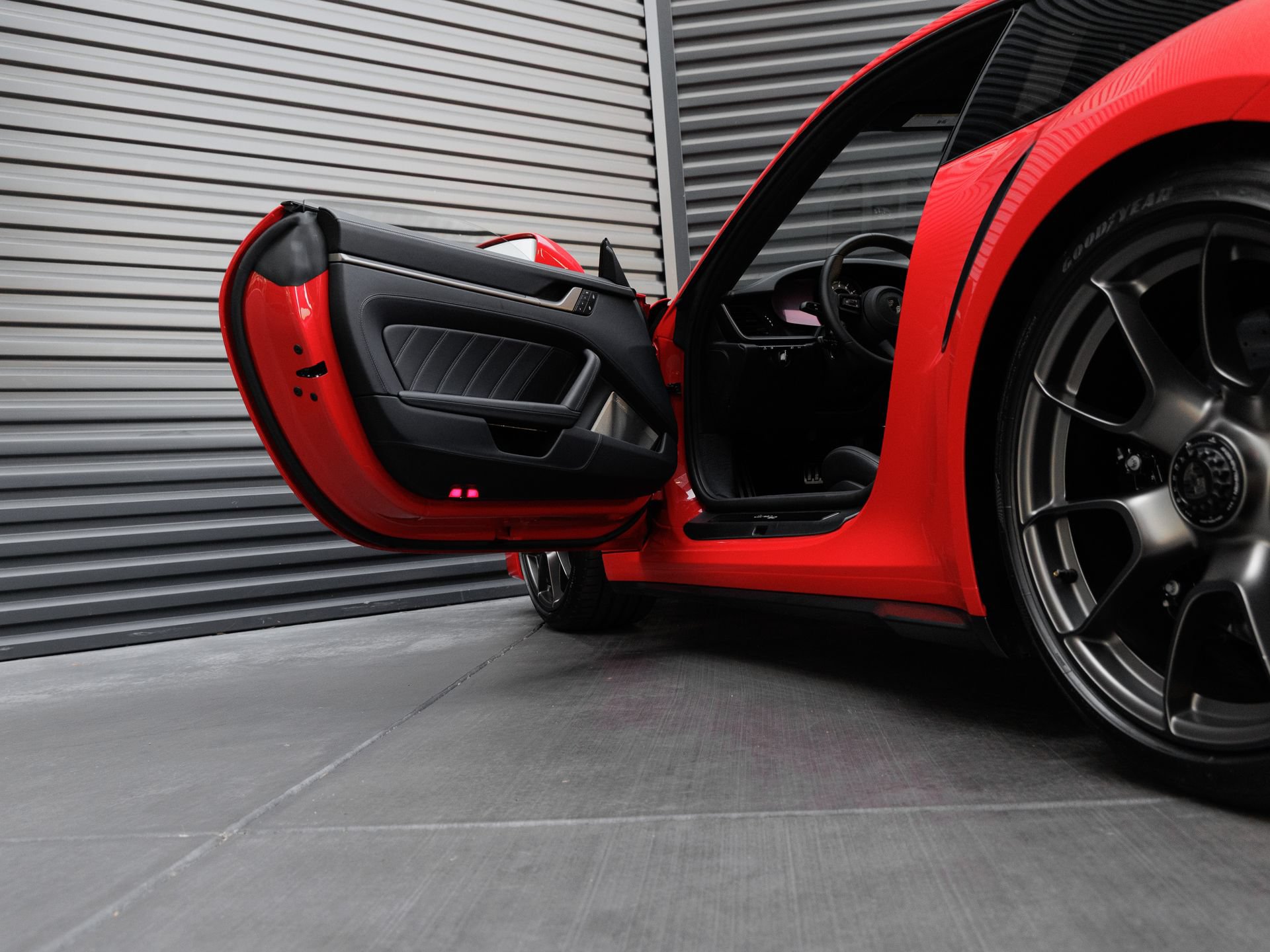 Certified 2025 Porsche 911 Turbo S AWD/4WD image 13