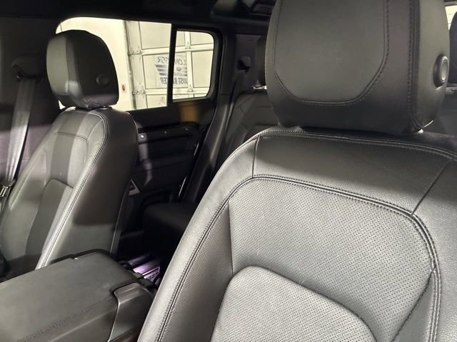 Used 2024 Land Rover Defender 110 S image 17