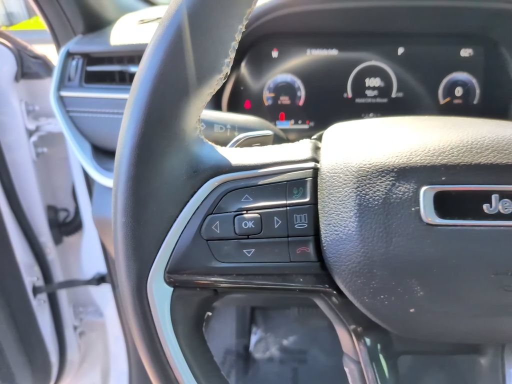 Used 2023 Jeep Grand Cherokee Altitude AWD/4WD image 20