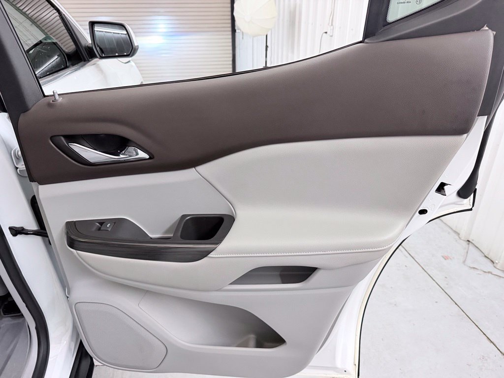 Used 2019 GMC Acadia SLT w/ LPO, Floor Liner Package FWD image 40