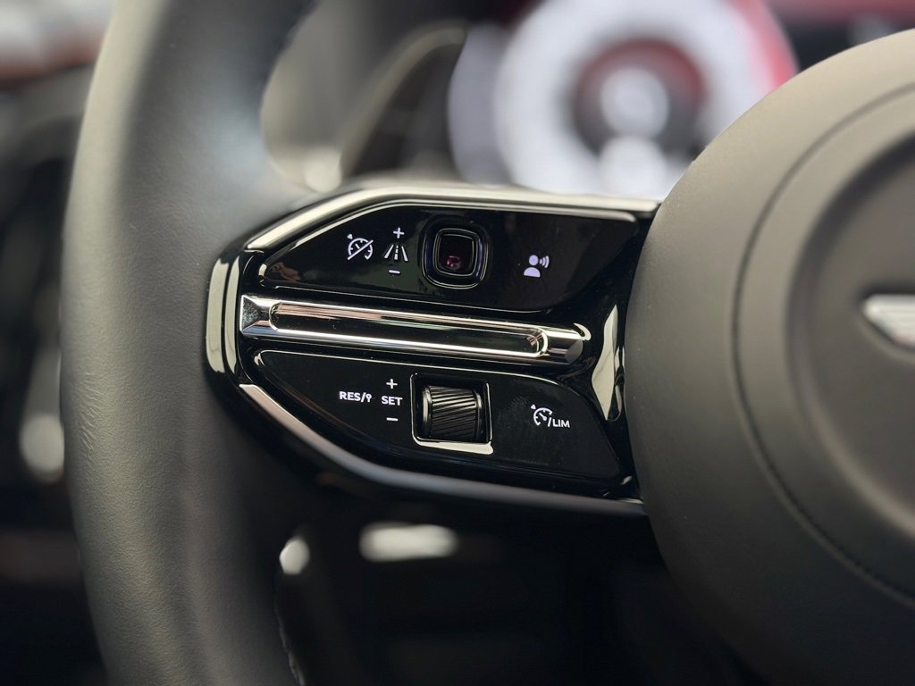 New 2025 Aston Martin DBX 707 image 12