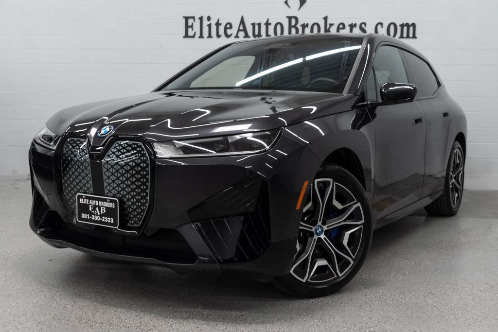 Used 2024 BMW iX xDrive50 w/ Premium Package AWD/4WD image 49