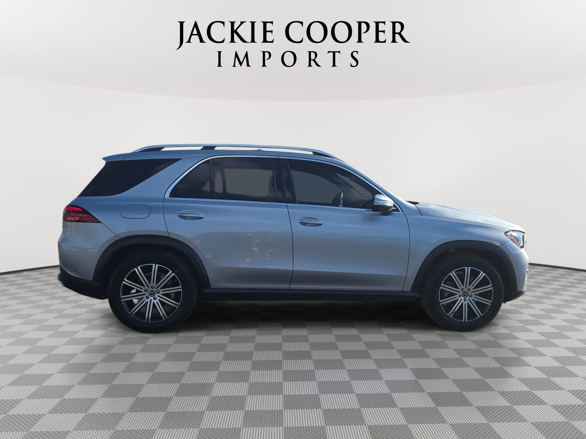 Used 2025 Mercedes-Benz GLE 350 4MATIC image 4