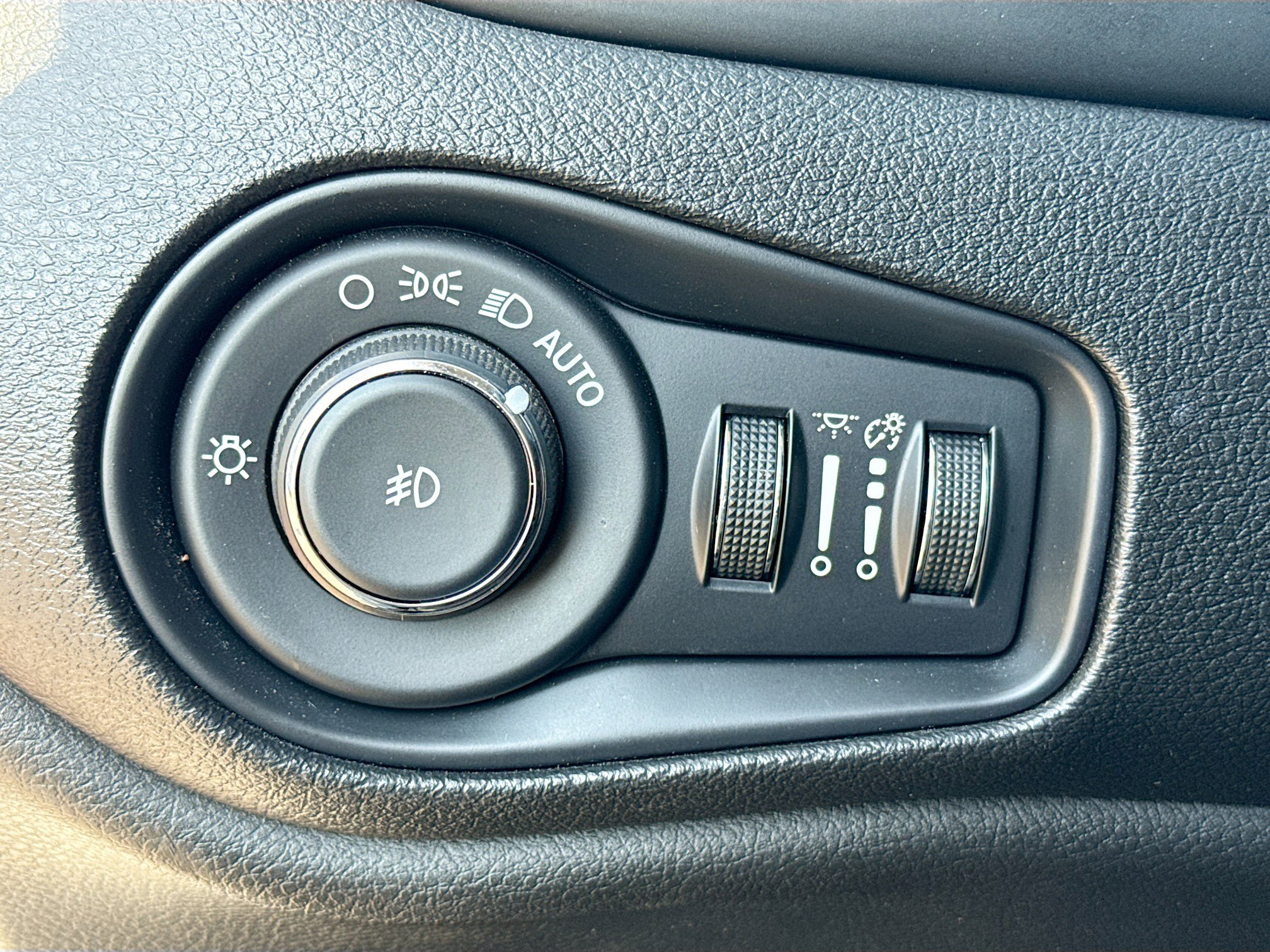 Used 2020 Jeep Renegade Latitude image 33