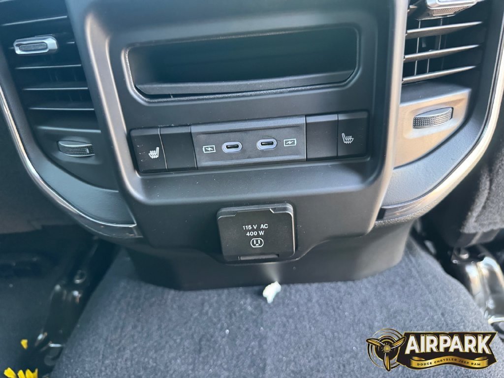 New 2026 RAM 2500 Laramie AWD/4WD image 16
