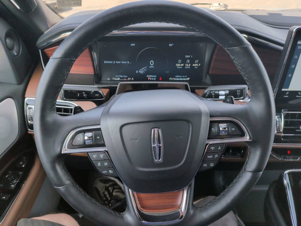 Used 2023 Lincoln Navigator Reserve AWD/4WD image 25