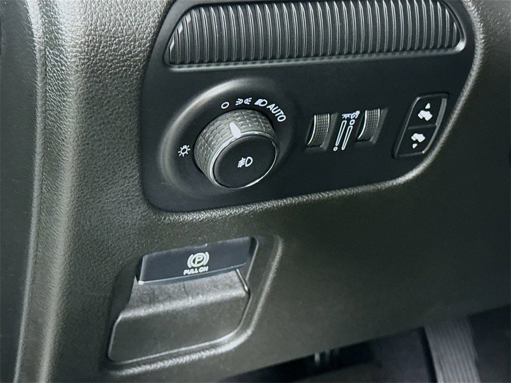 Used 2024 Jeep Wagoneer L Series II w/ Flexible Seating Group image 20