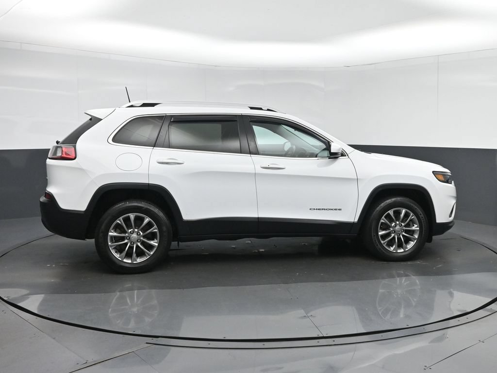 Used 2019 Jeep Cherokee Latitude Plus w/ Cold Weather Group AWD/4WD image 8