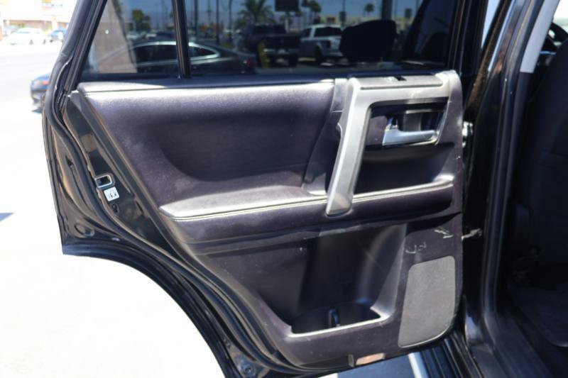 Used 2016 Toyota 4Runner SR5 AWD/4WD image 23