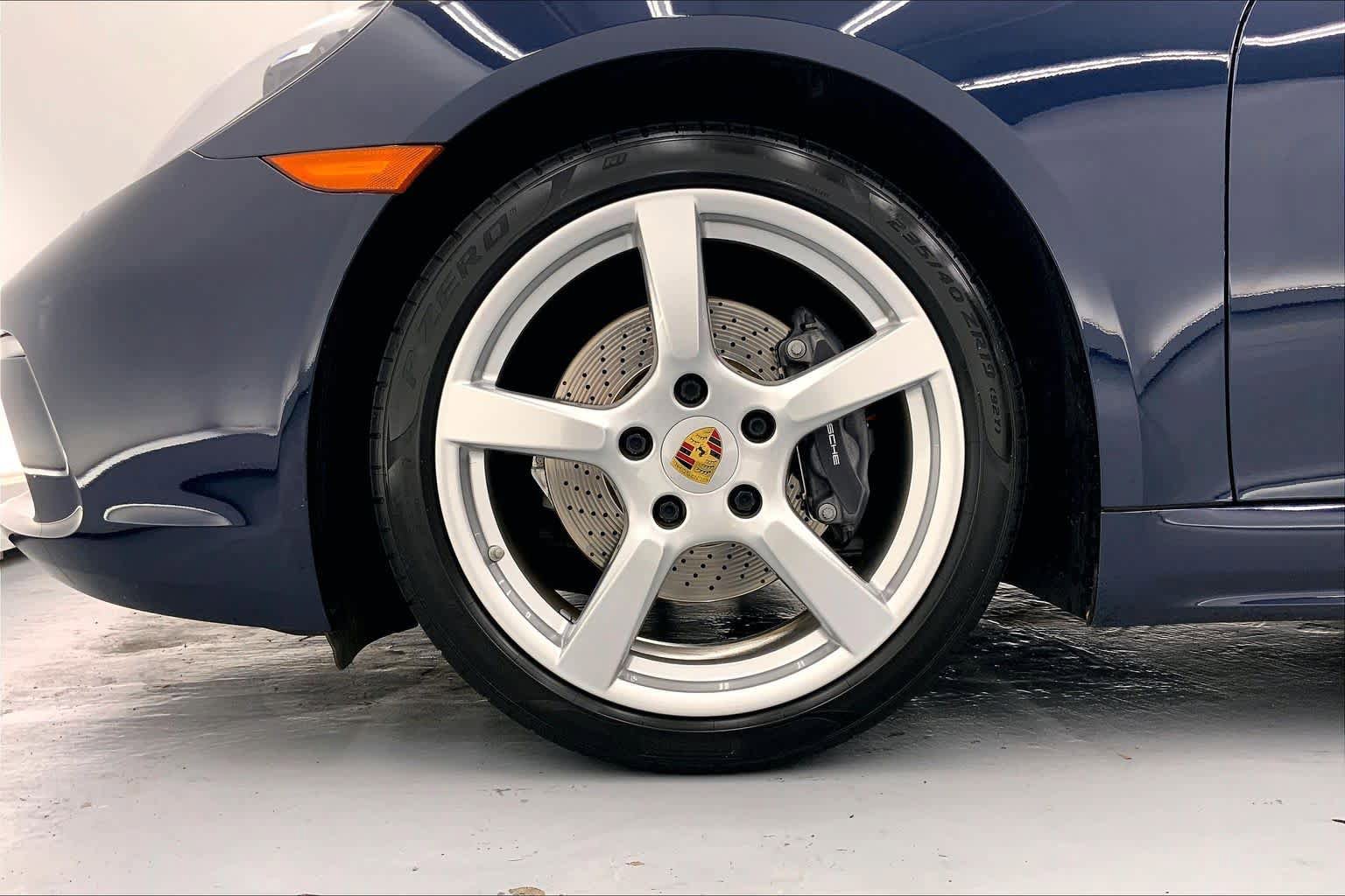 Used 2018 Porsche 718 Cayman RWD image 8
