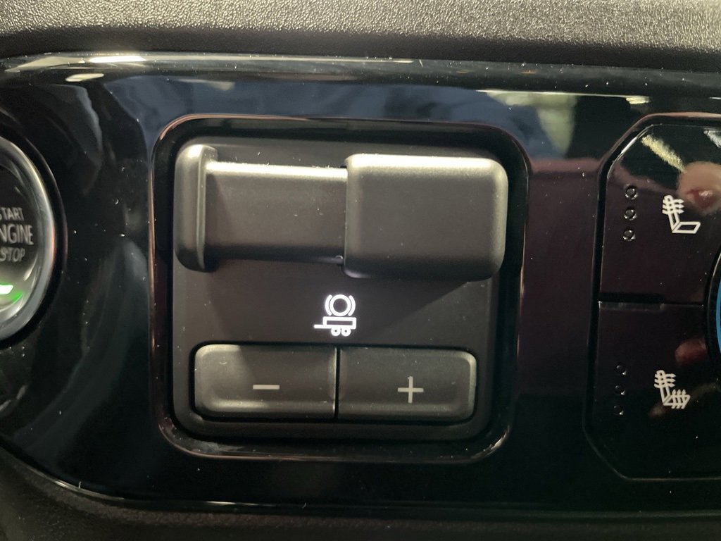 Used 2025 Chevrolet Silverado 1500 LT image 43