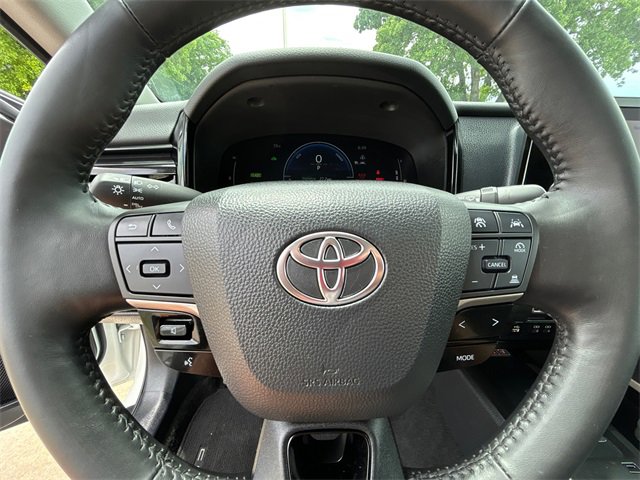 Used 2025 Toyota Camry LE image 29