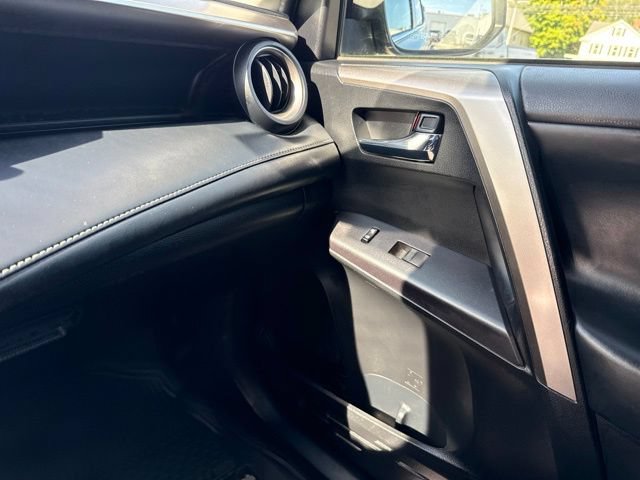 Used 2018 Toyota RAV4 XLE w/ Plus Extra Value Package AWD/4WD image 21